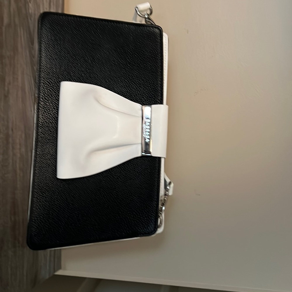 Black and White Barbara Milano Leather crossbody/clutch